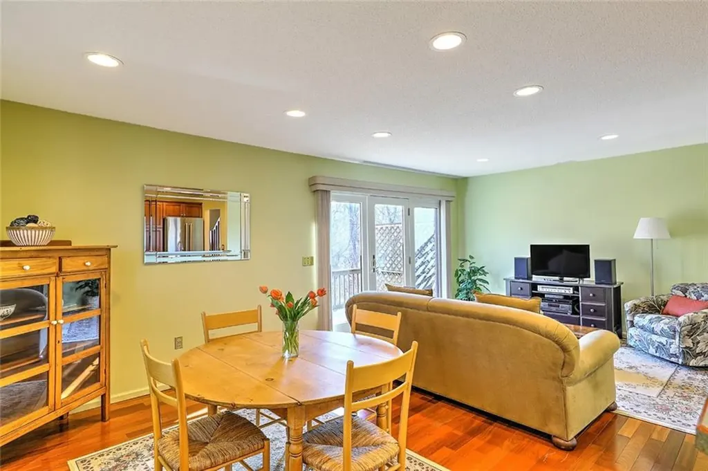 832 Bullocks Point Avenue East Providence RI 02915