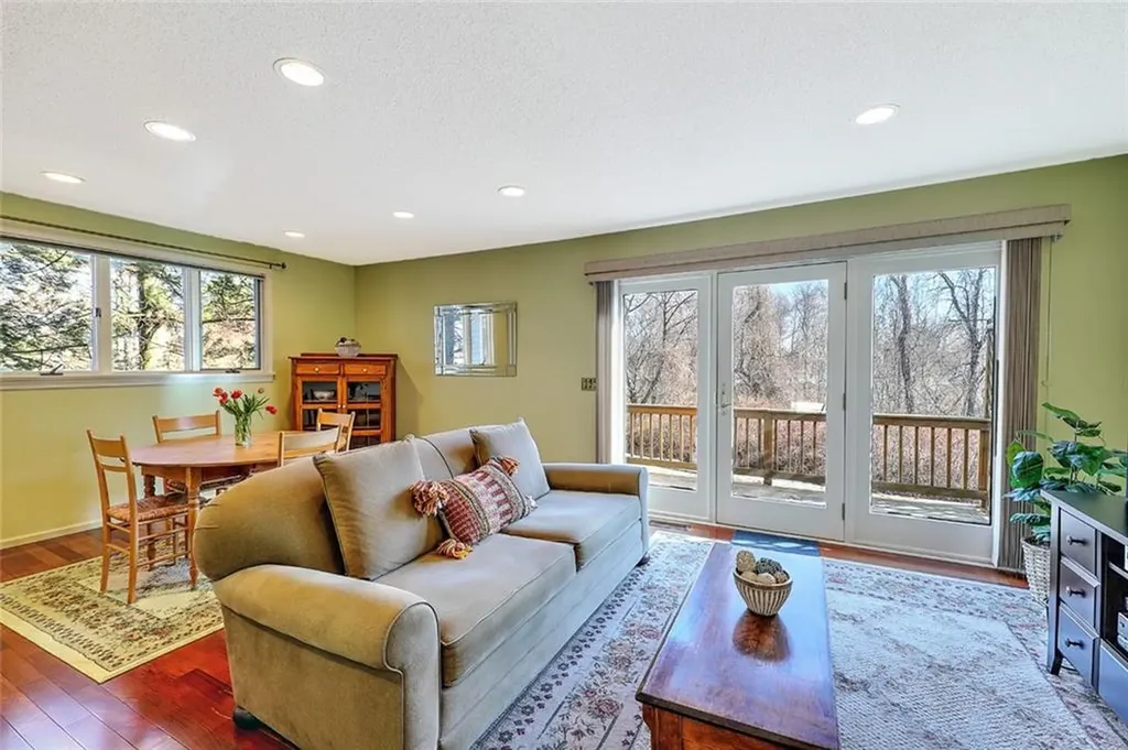 832 Bullocks Point Avenue East Providence RI 02915