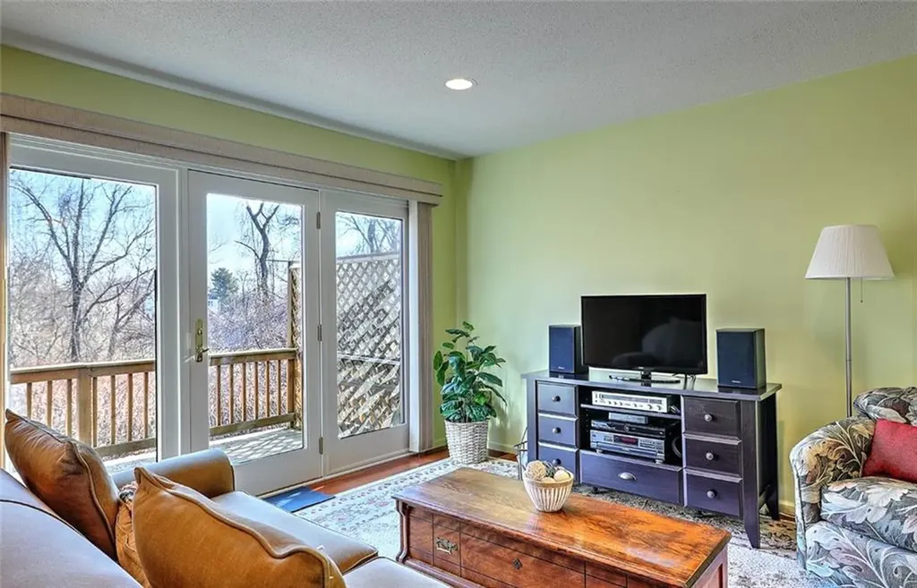 832 Bullocks Point Avenue East Providence RI 02915