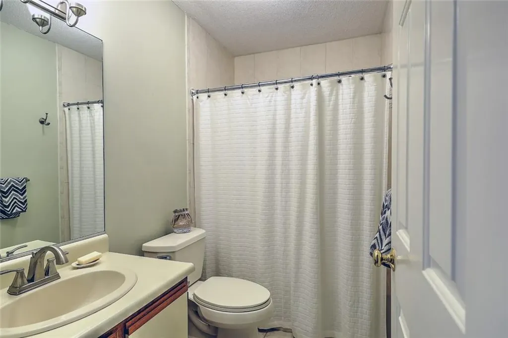 832 Bullocks Point Avenue East Providence RI 02915