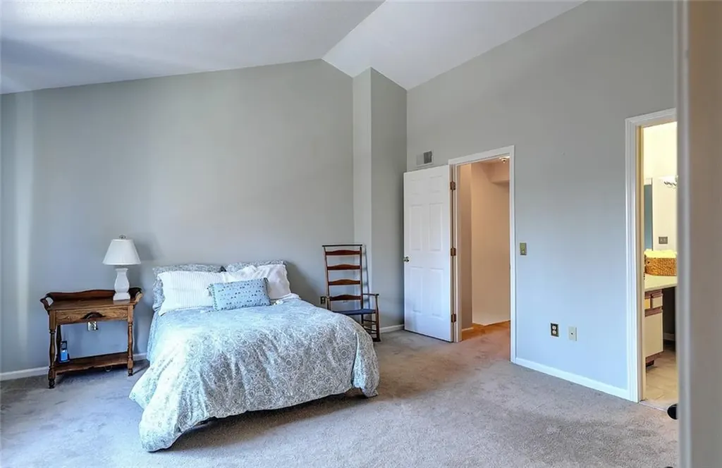 832 Bullocks Point Avenue East Providence RI 02915