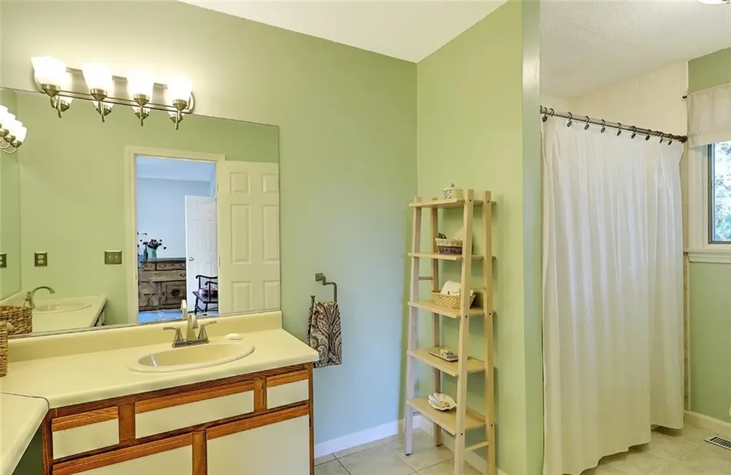 832 Bullocks Point Avenue East Providence RI 02915