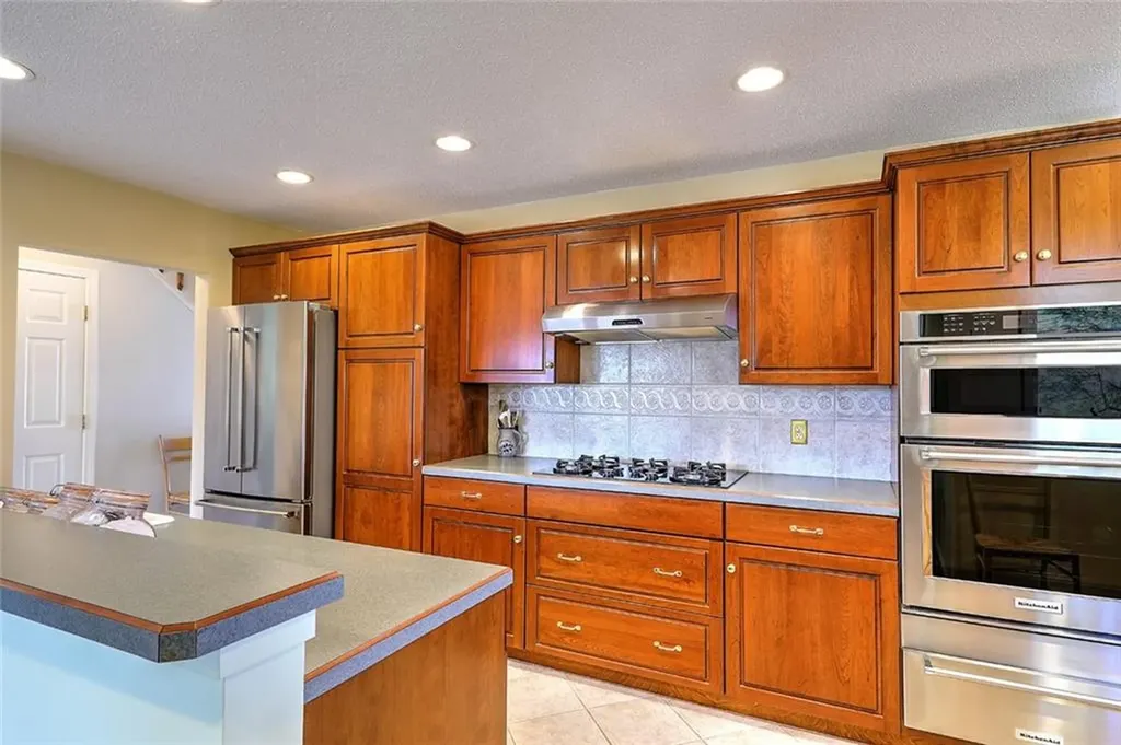 832 Bullocks Point Avenue East Providence RI 02915