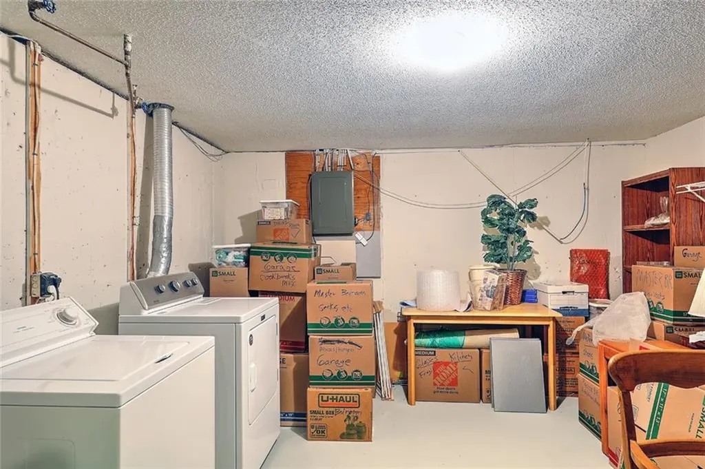 832 Bullocks Point Avenue East Providence RI 02915