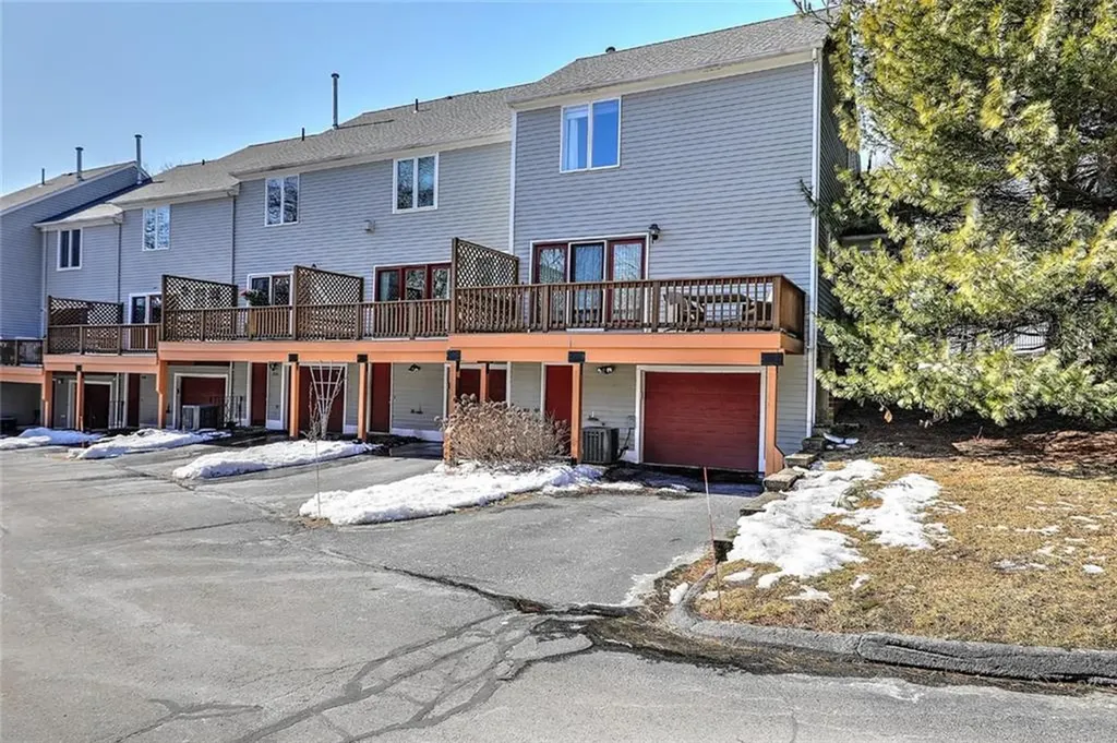 832 Bullocks Point Avenue East Providence RI 02915