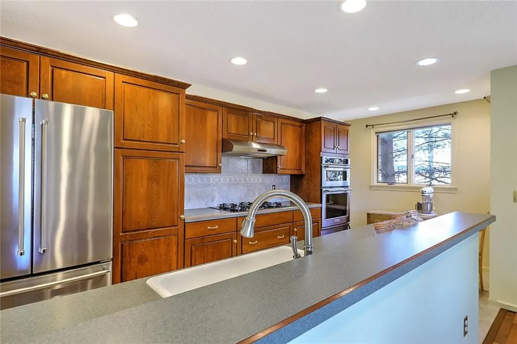 832 Bullocks Point Avenue East Providence RI 02915