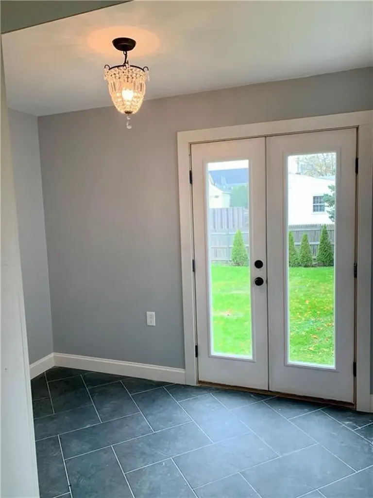6 Carey Street Newport RI 02840