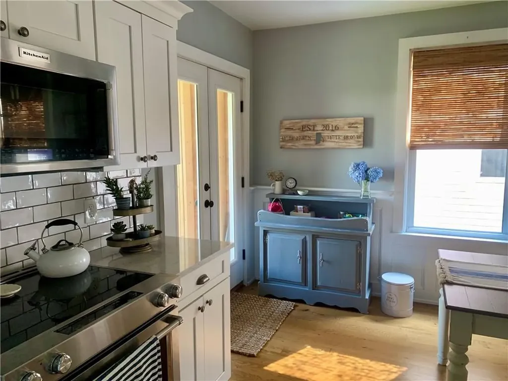6 Carey Street Newport RI 02840
