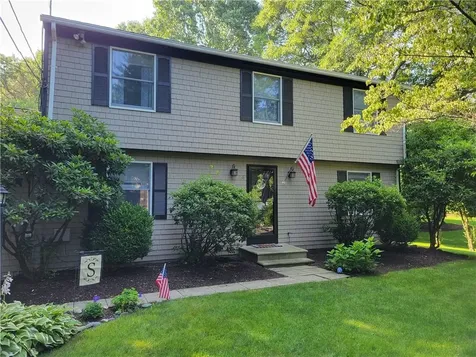 36 Arcadia Drive North Kingstown RI 02852