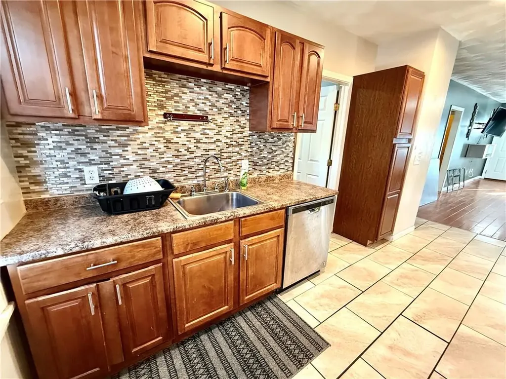 18 Dewey Avenue East Providence RI 02914