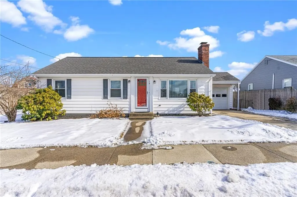 14 Mayfield Street Pawtucket RI 02861