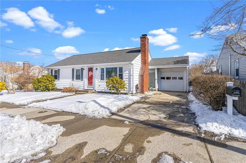 14 Mayfield Street Pawtucket RI 02861