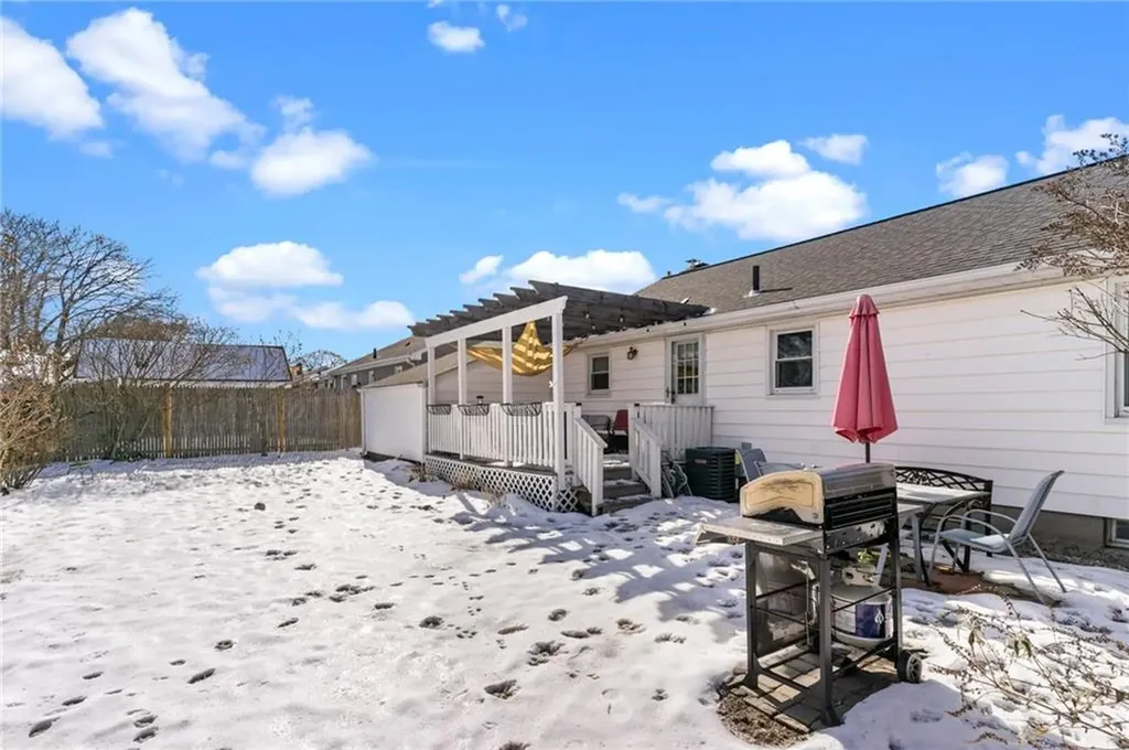 14 Mayfield Street Pawtucket RI 02861