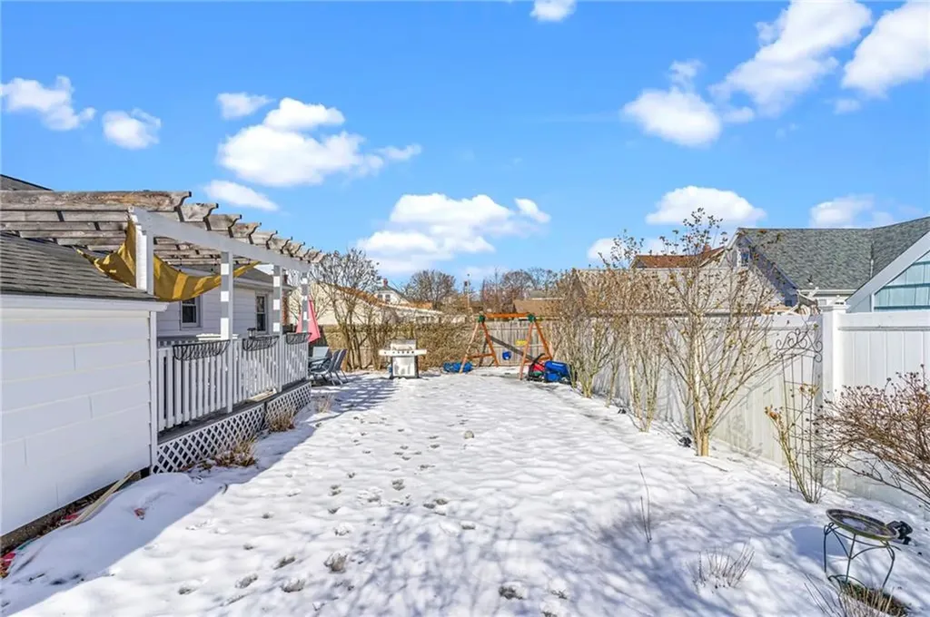 14 Mayfield Street Pawtucket RI 02861
