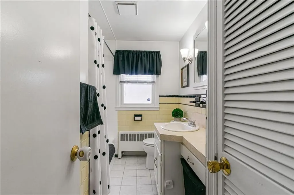 14 Mayfield Street Pawtucket RI 02861