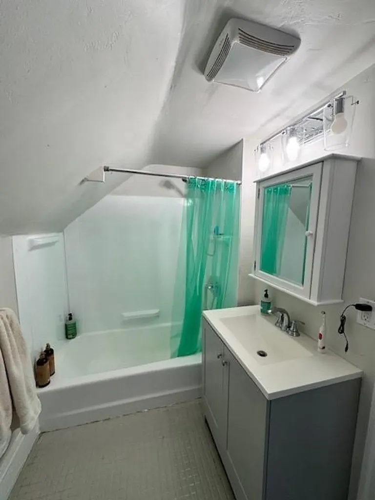 24 Mayflower Street Providence RI 02906