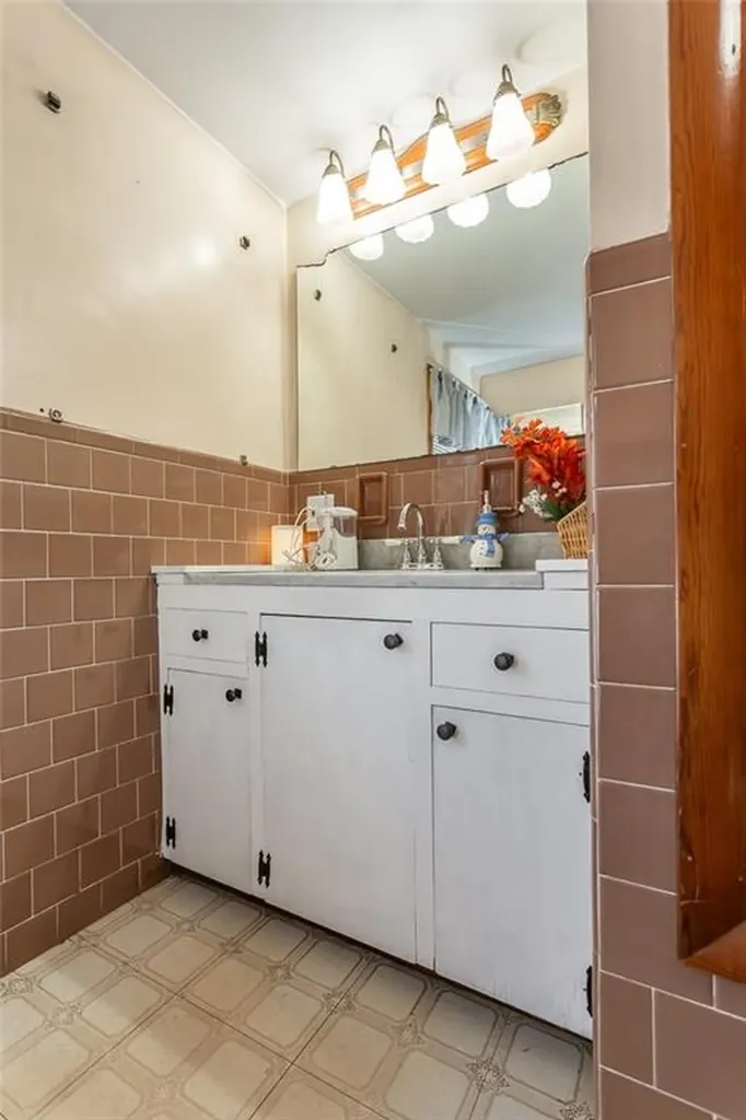 44 Craig Road Warwick RI 02886