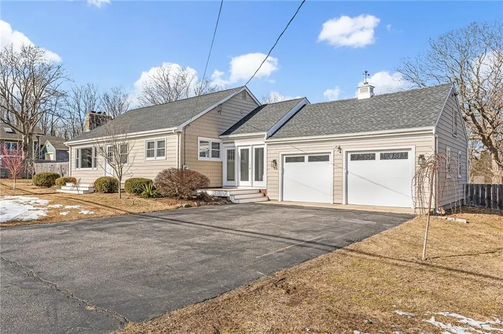 561 Boyds Lane Portsmouth RI 02871