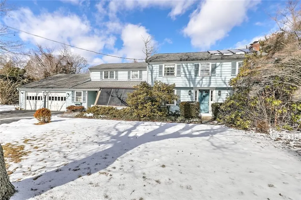 6 Governor Bradford Drive Barrington RI 02806