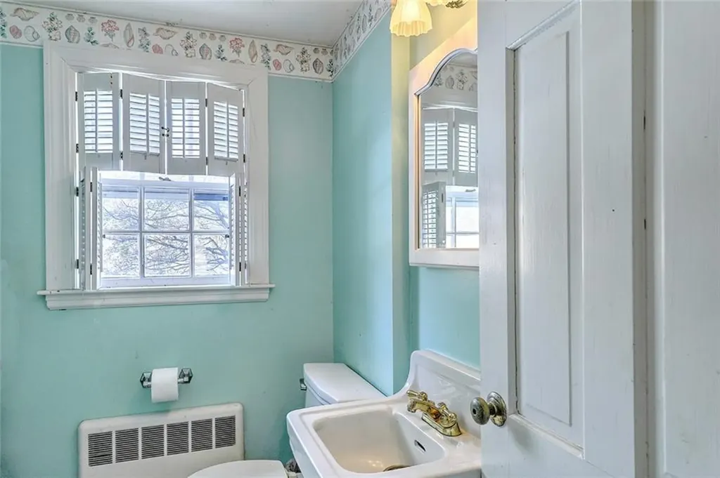 6 Governor Bradford Drive Barrington RI 02806