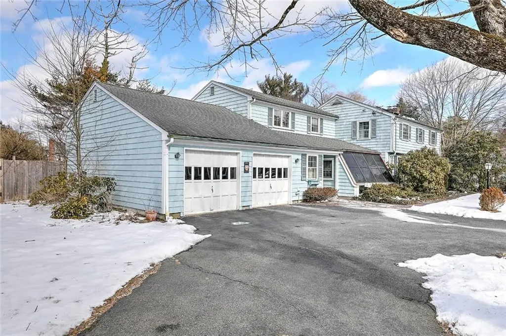 6 Governor Bradford Drive Barrington RI 02806