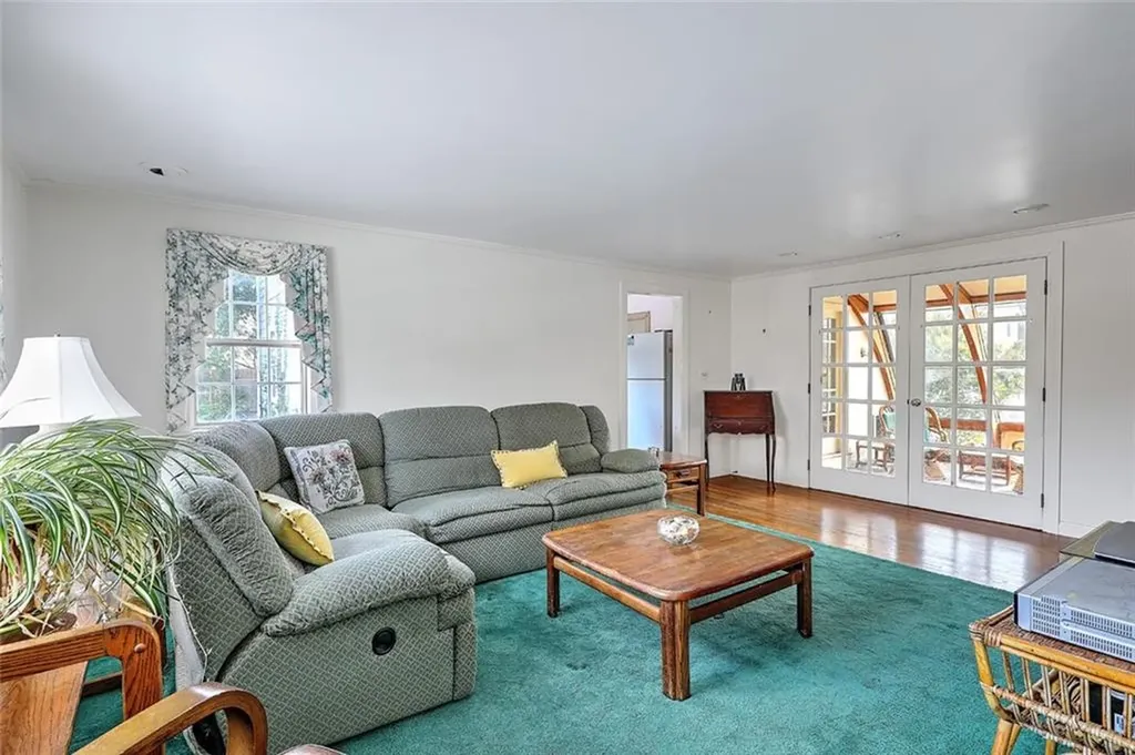 6 Governor Bradford Drive Barrington RI 02806