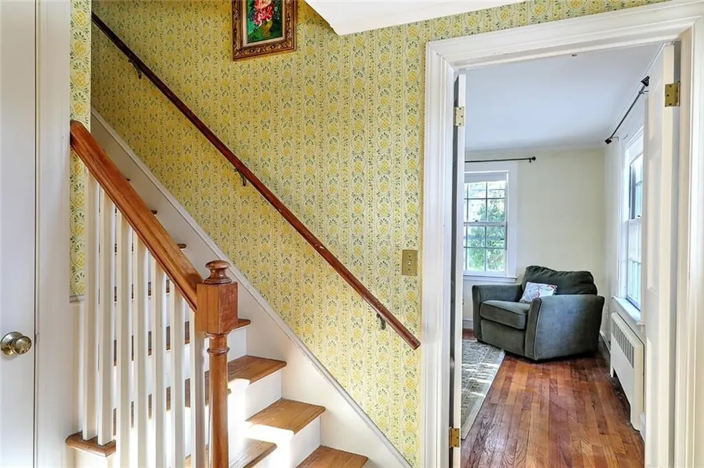 6 Governor Bradford Drive Barrington RI 02806