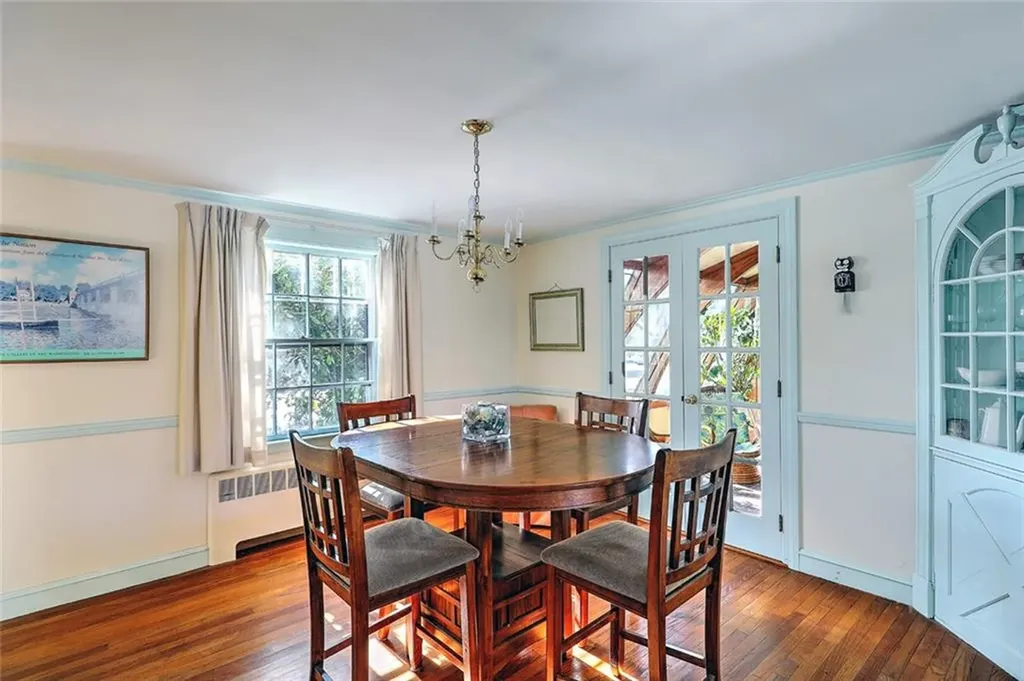 6 Governor Bradford Drive Barrington RI 02806