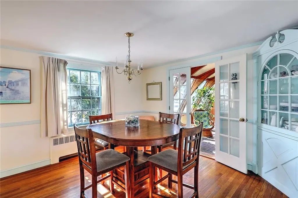 6 Governor Bradford Drive Barrington RI 02806