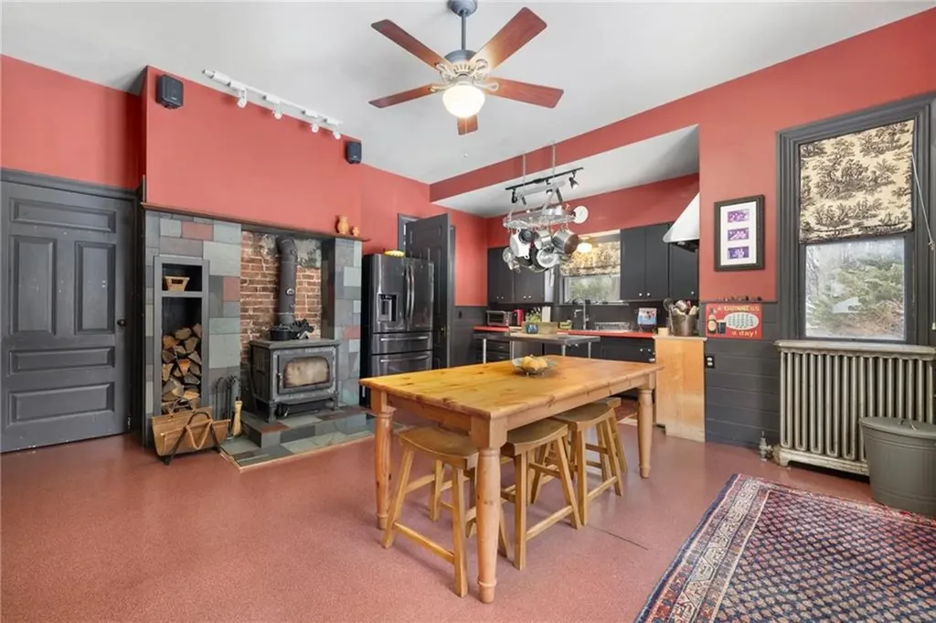 35 Larch Street Providence RI 02906