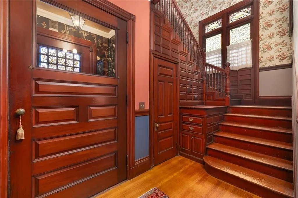 35 Larch Street Providence RI 02906