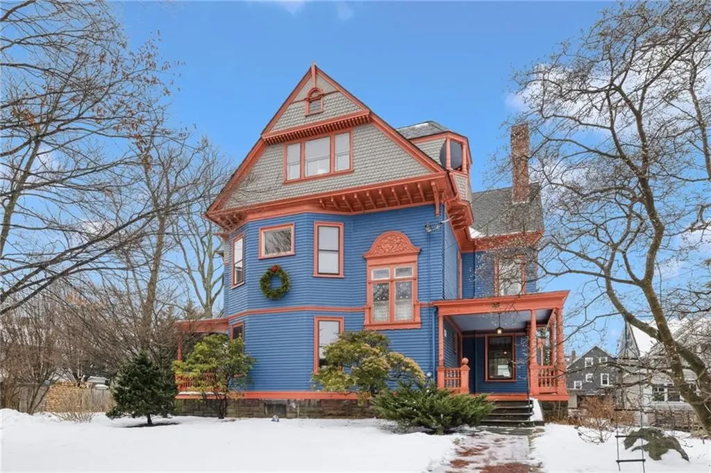 35 Larch Street Providence RI 02906