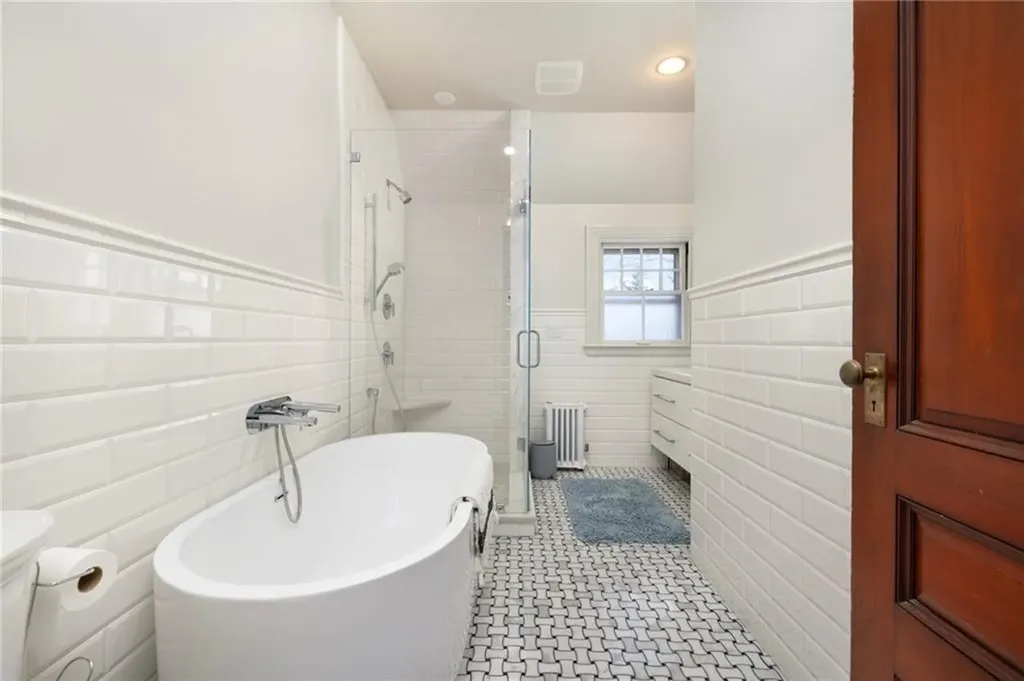 35 Larch Street Providence RI 02906