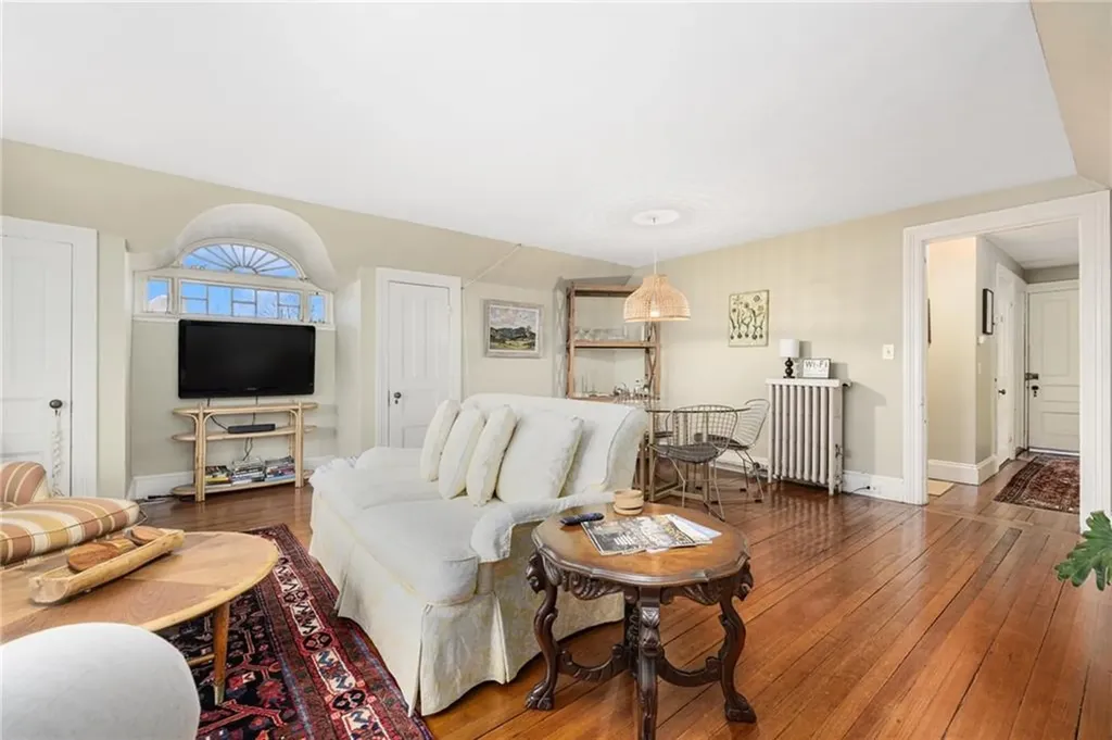 35 Larch Street Providence RI 02906