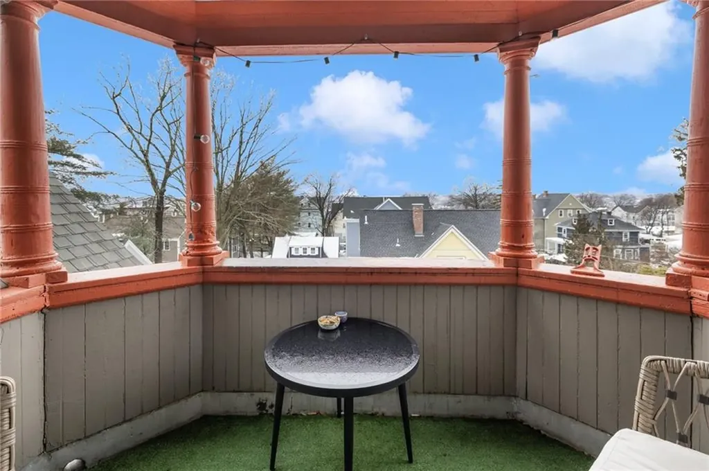 35 Larch Street Providence RI 02906