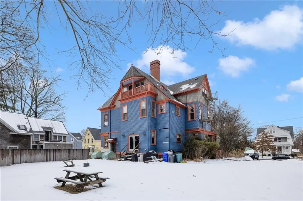 35 Larch Street Providence RI 02906