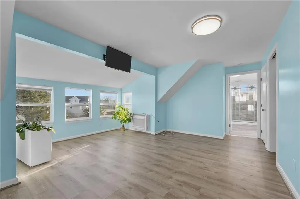 73 Dundas Avenue Warwick RI 02889