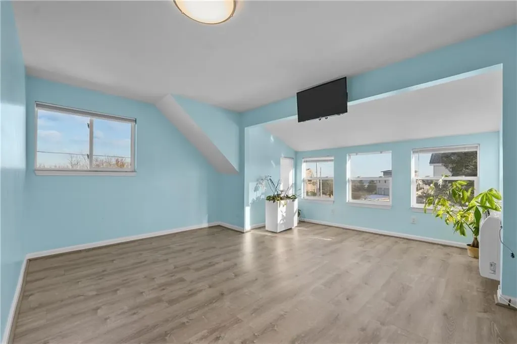 73 Dundas Avenue Warwick RI 02889