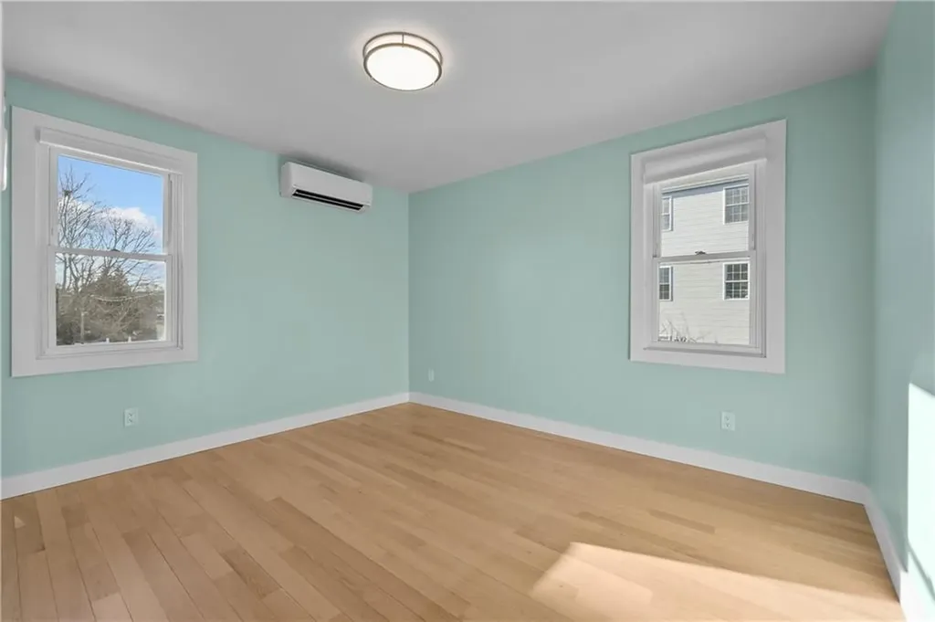 73 Dundas Avenue Warwick RI 02889