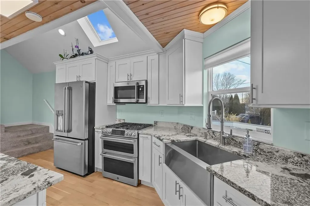73 Dundas Avenue Warwick RI 02889