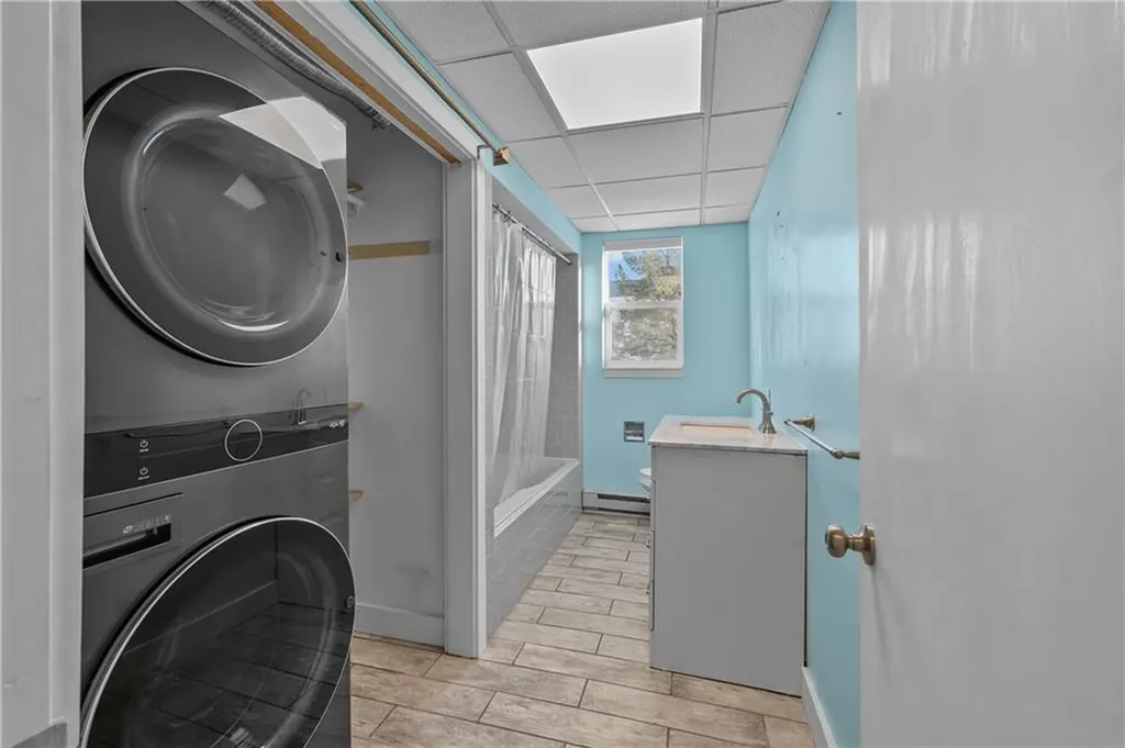 73 Dundas Avenue Warwick RI 02889