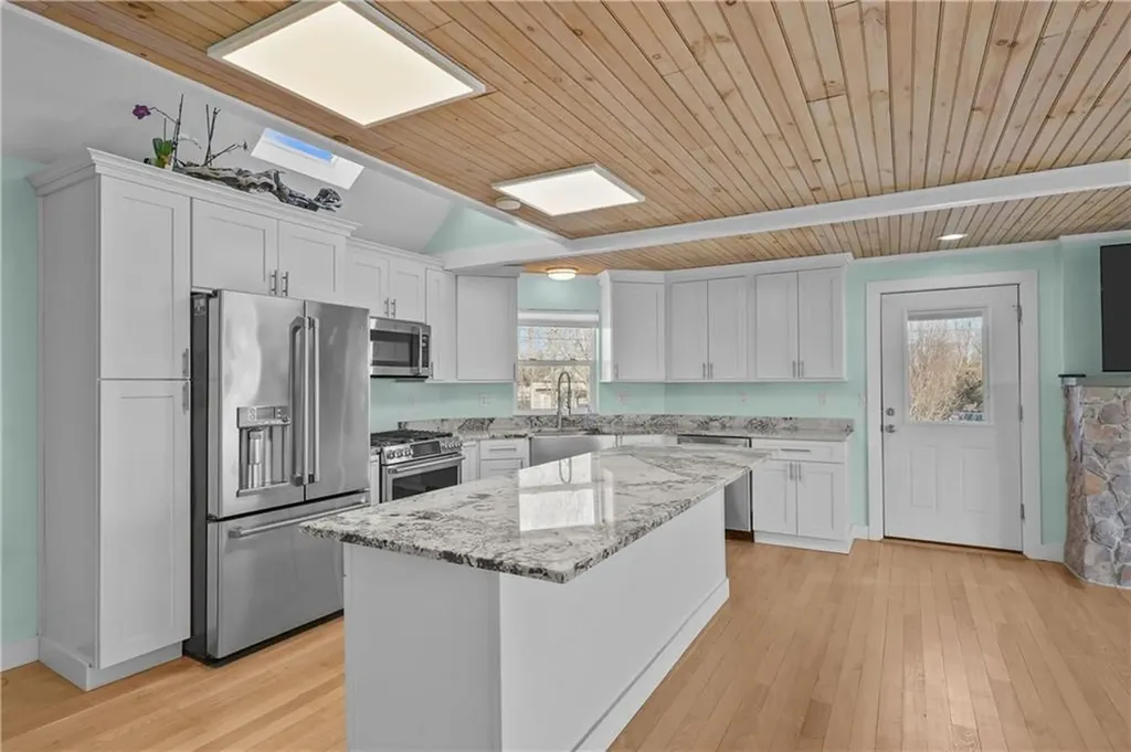 73 Dundas Avenue Warwick RI 02889