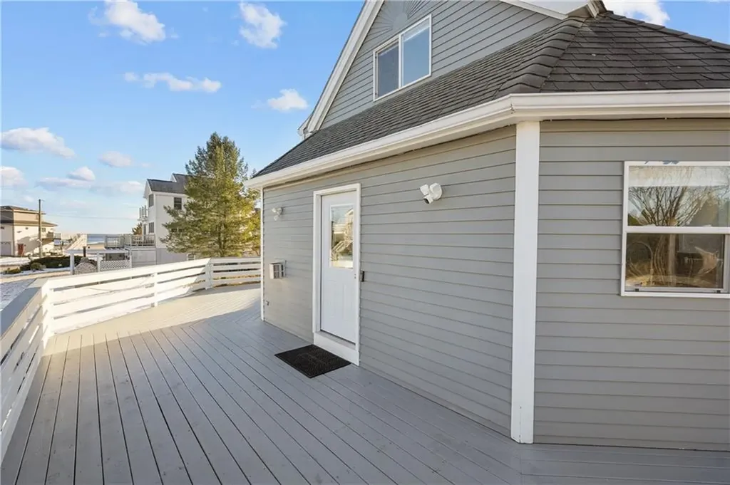 73 Dundas Avenue Warwick RI 02889