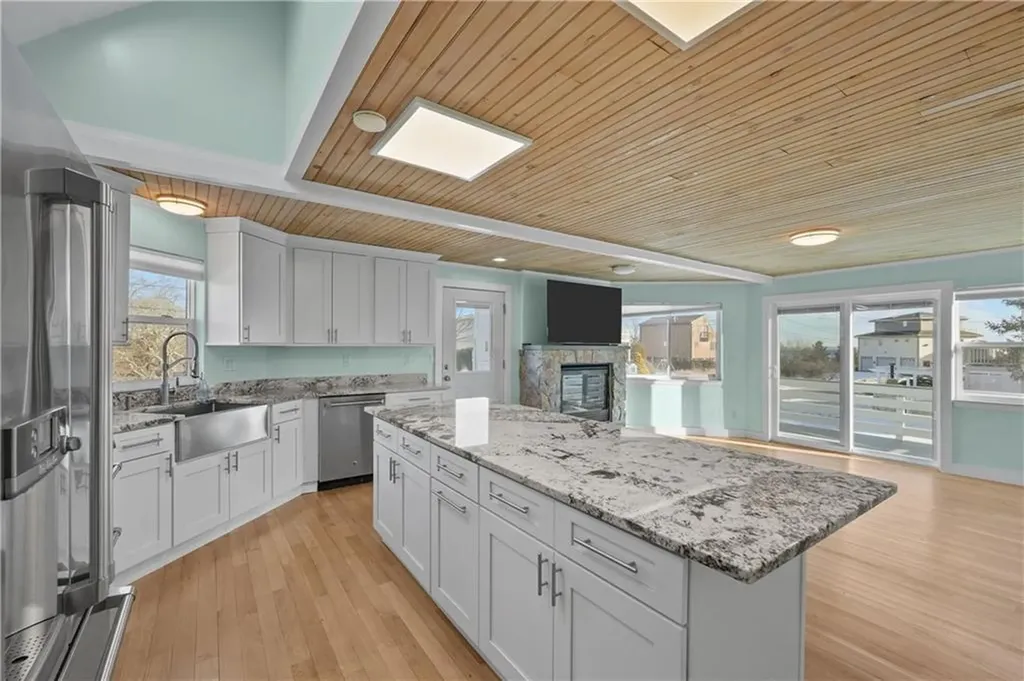 73 Dundas Avenue Warwick RI 02889