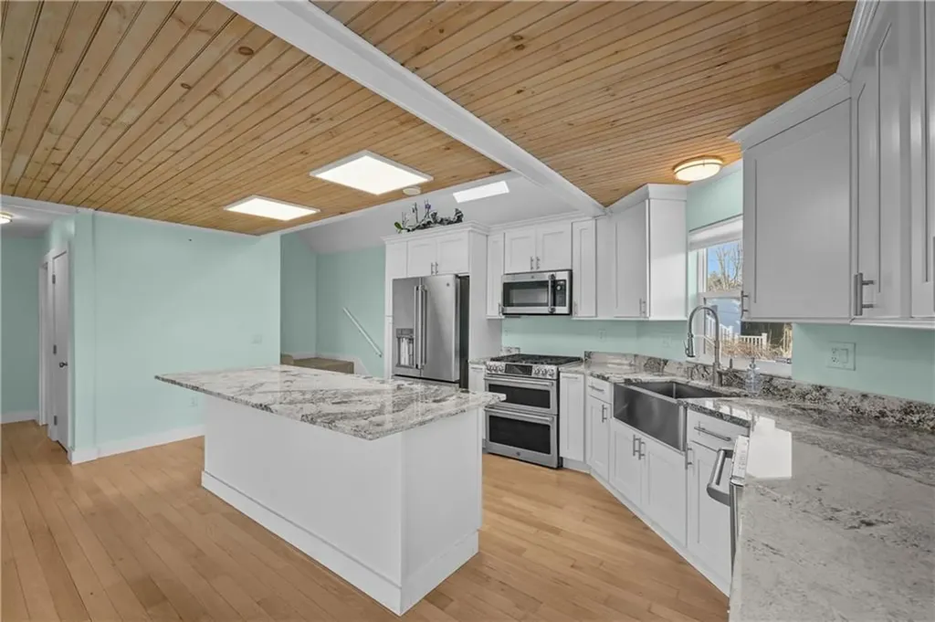 73 Dundas Avenue Warwick RI 02889