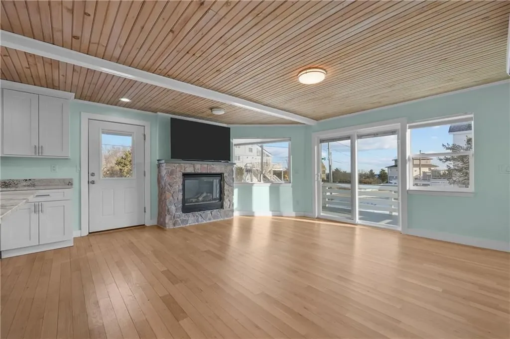 73 Dundas Avenue Warwick RI 02889