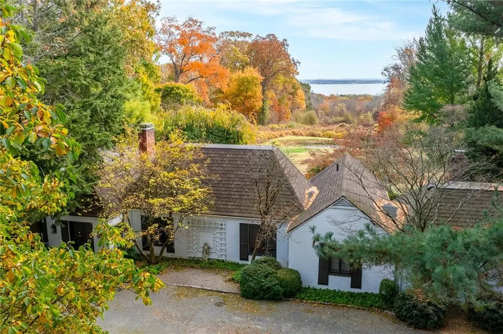 436 Love Lane Warwick RI 02818