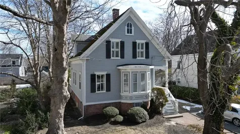 5 Howe Street Bristol RI 02809