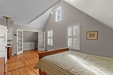 5 Howe Street Bristol RI 02809