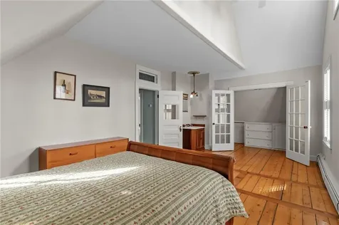 5 Howe Street Bristol RI 02809